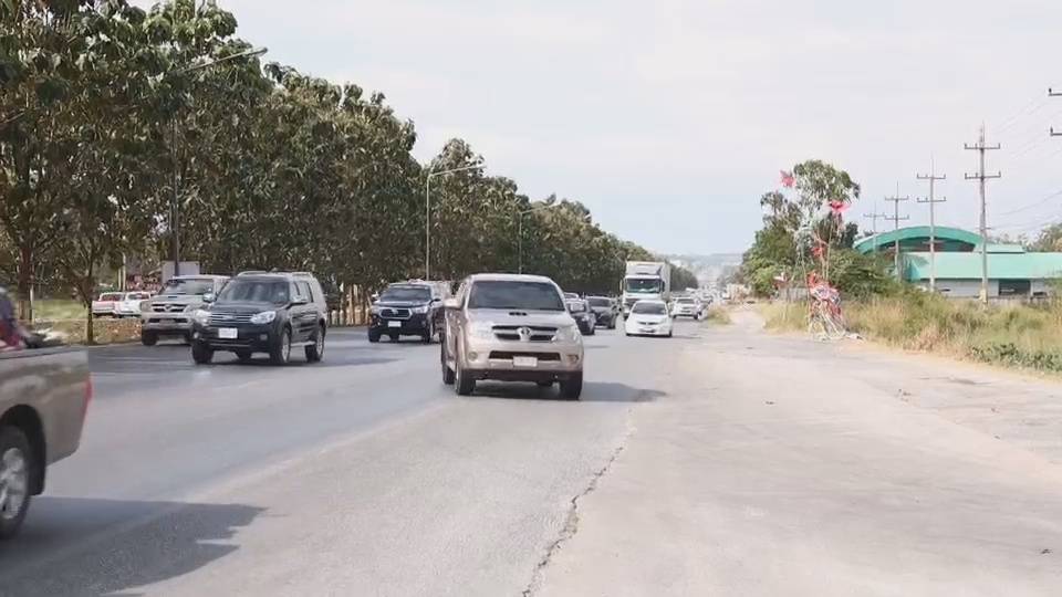 เปิดภาพจราจร ถ.มิตรภาพ รถหนาแน่น หลัง ปชช.แห่เดินทางกลับภูมิลำเนา