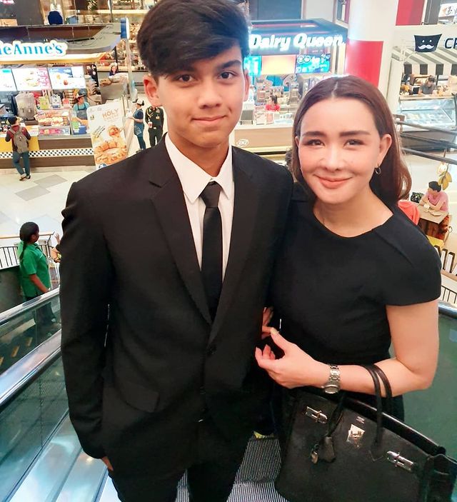  เปิดวาร์ป “น้องทิกเกอร์” ลูกชาย “นิโคล” หล่อเข้มหุ่นดีในวัย 16 ปี จน “แมว จิรศักดิ์” ยังงง สาวๆแห่เรียกพ่อ 