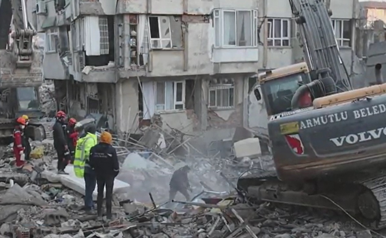 แผ่นดินไหวตุรกีและซีเรีย ล่าสุดยอดผู้เสียชีวิตทะลุ 45,000 ราย!