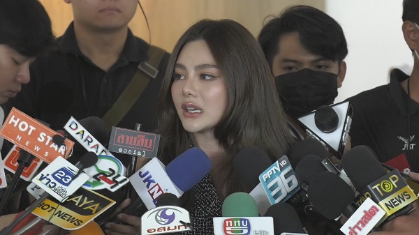 ดิว อริสรา รู้สึกปลดล็อกตัวเอง เข้าให้ปากคำฐานะพยานคดีเว็บพนัน   (มีคลิป) 