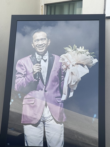 อี๊ฟ ขอความร่วมมือแขกที่มางานสวดอภิธรรม คุณพ่อต้อย เศรษฐา ปฏิบัติตัวอย่างเคร่งครัด!!