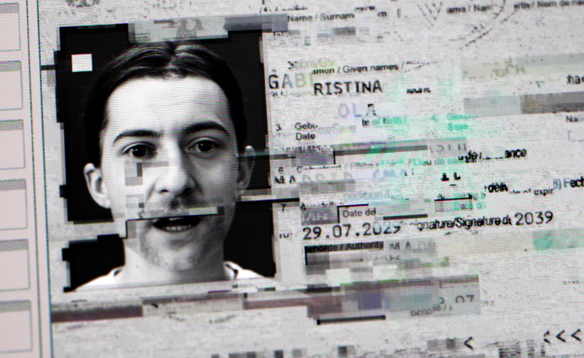 น้อง “เอลลา” เด็กจากอนาคตเตือนการแชร์ข้อมูลส่วนตัวบนโลกออนไลน์ น้อง “เอลลา” เด็กจากอนาคตเตือนการแชร์ข้อมูลส่วนตัวบนโลกออนไลน์