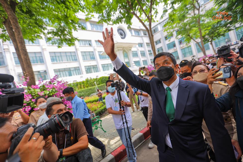 ชัชชาติ เปิดตัวรองผู้ว่าฯกทม. ย้ำนโยบายโปร่งใส ลงพื้นที่สัญจรห้ามทำป้ายต้อนรับ