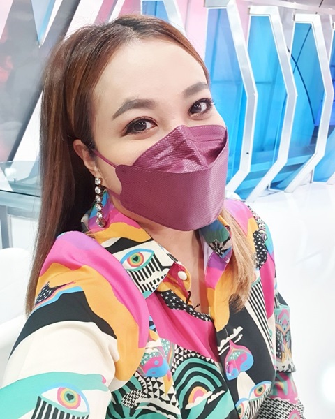 อ๋อง-ดาด้า ถึงกับต้องเบรกกลางรายการ!! ขอชี้แจงประเด็น บุ๊คโกะ อ๋อง-ดาด้า ถึงกับต้องเบรกกลางรายการ!! ขอชี้แจงประเด็น บุ๊คโกะ