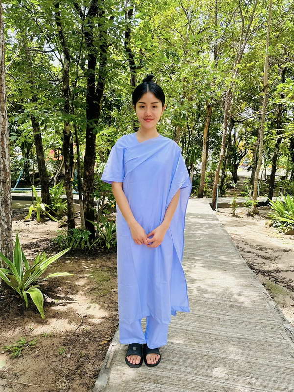 แพรวพราว อดีตภรรยา ผู้ใหญ่บ้านฟินแลนด์ ขอพักทางโลก นุ่งขาวเข้าวัดปฏิบัติธรรม แพรวพราว อดีตภรรยา ผู้ใหญ่บ้านฟินแลนด์ ขอพักทางโลก นุ่งขาวเข้าวัดปฏิบัติธรรม