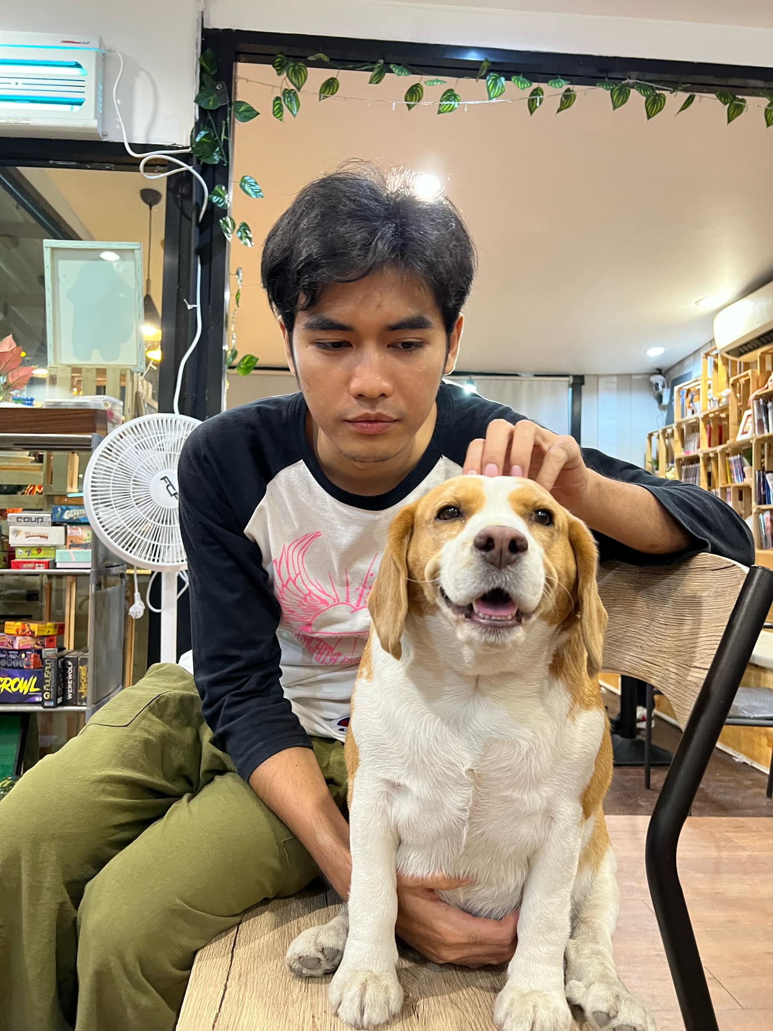 เจ้าของร้านเผย ลูกค้าอาจไม่มีเจตนาปาเงินใส่หน้า โจอี้ ภูวศิษฐ์