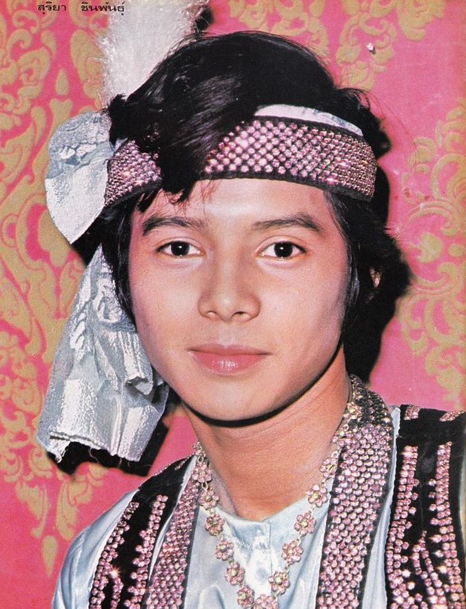 อดีตพระเอกดัง สุริยา ชินพันธุ์ เจอปัญหาชีวิต จนคิดฆ่าตัวตาย อดีตพระเอกดัง สุริยา ชินพันธุ์ เจอปัญหาชีวิต จนคิดฆ่าตัวตาย