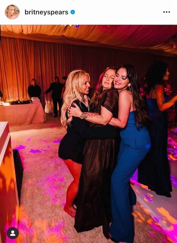 ‘บริทนีย์’ วิวาห์รอบ3!! กับเจ้าบ่าวรุ่นน้อง ‘มาดอนน่า’ นำทัพคนดังร่วมยินดี (มีคลิป)