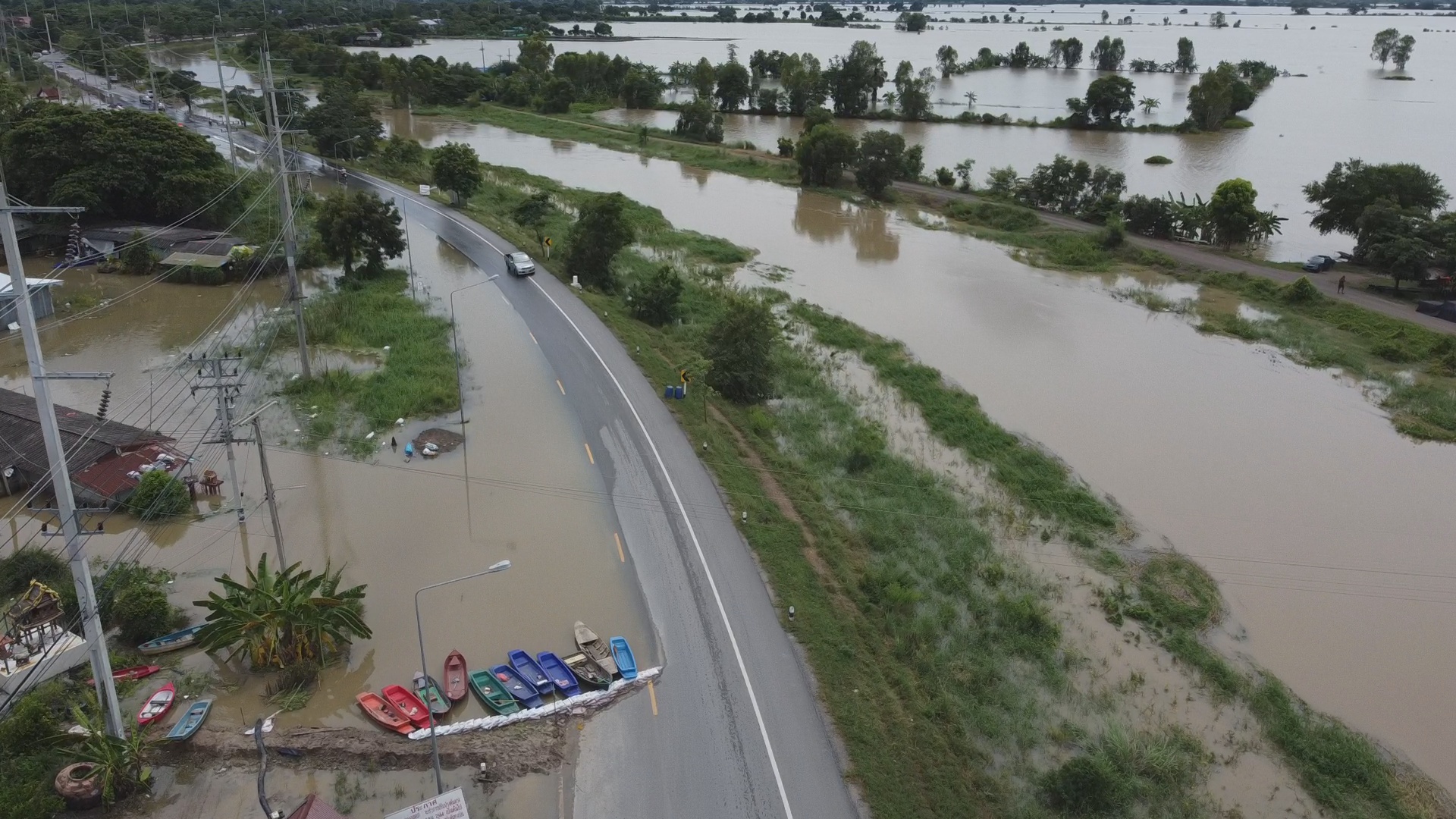 น้ำท่วมอยุธยา ยังหนัก 10 อำเภอ แม่น้ำน้อยเพิ่มสูงท่วมหลายชุมชนอำเภอเสนา