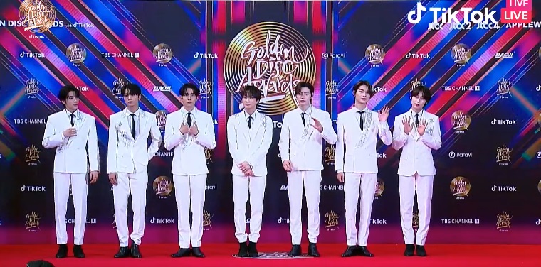 งาน Golden Disc Awards เริ่มแล้ว! ประมวลภาพซุปตาร์เดินพรมแดง