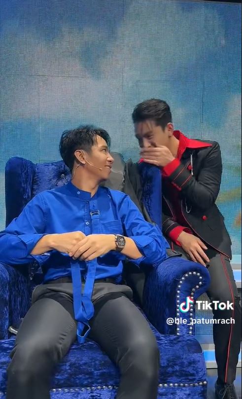 จังหวะตกหลุมรัก เบิ้ล - ก้อง โชว์จูบปากหวานสุดๆบนเวที