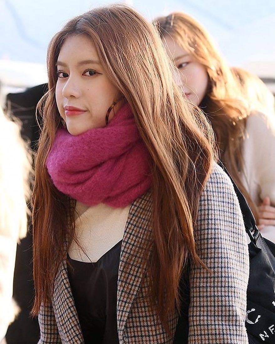 เดซี่ อดีตสมาชิกวง Momoland ฟ้องศาลเอาผิดอดีตต้นสังกัดเรียกร้องสิทธิ์ให้ตัวเอง เดซี่ อดีตสมาชิกวง Momoland ฟ้องศาลเอาผิดอดีตต้นสังกัดเรียกร้องสิทธิ์ให้ตัวเอง