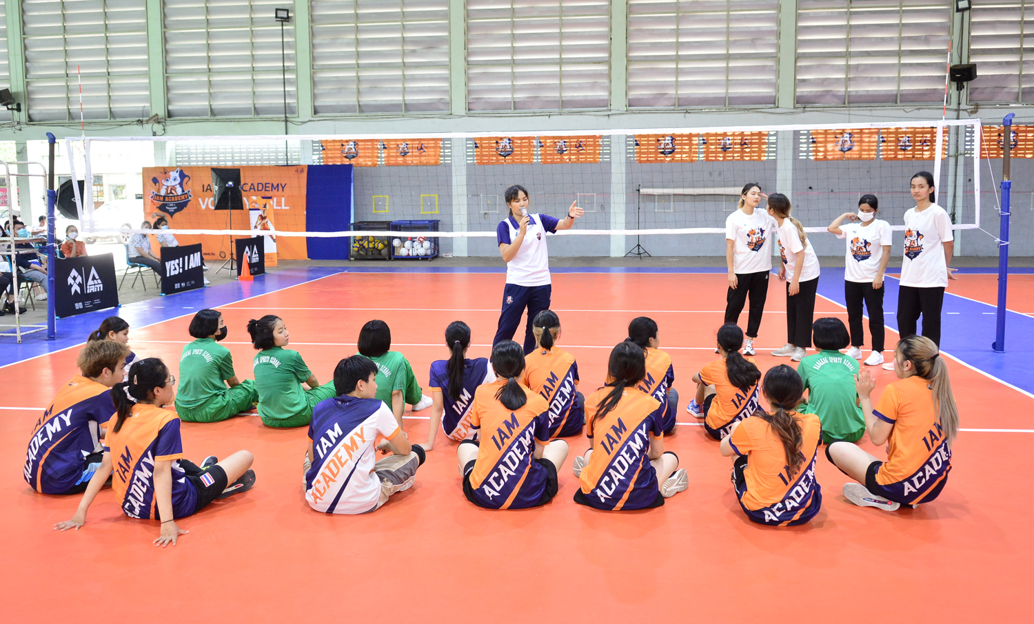 (คลิป)'ส้ม ศศิธร' เปิดอะคาเดมี่สอนวอลเลย์บอลตั้ง 'พรพรรณ' เป็นแบรนด์แอมบาสเดอร์