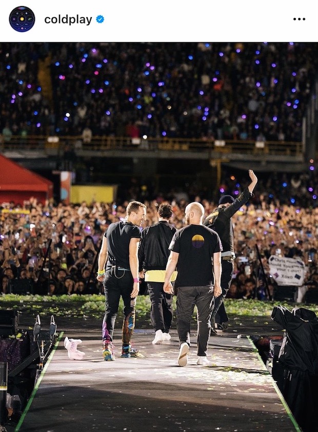 Coldplay พักทัวร์ทันที!! หลัง ‘คริส มาร์ติน’ นักร้องนำปอดติดเชื้ออย่างรุนแรง Coldplay พักทัวร์ทันที!! หลัง ‘คริส มาร์ติน’ นักร้องนำปอดติดเชื้ออย่างรุนแรง