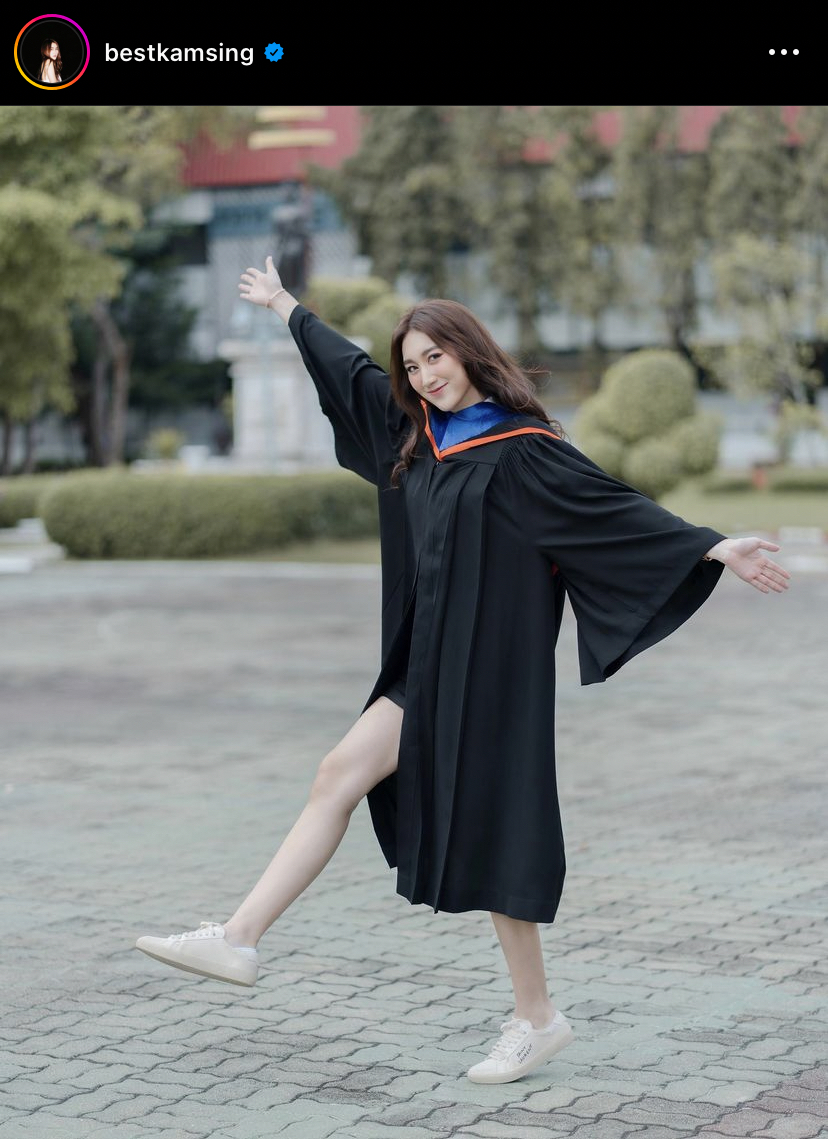 ตงตง เซอร์ไพรส์ เบสท์ ให้เงิน 1 แสนเป็นของขวัญวันเรียนจบ!