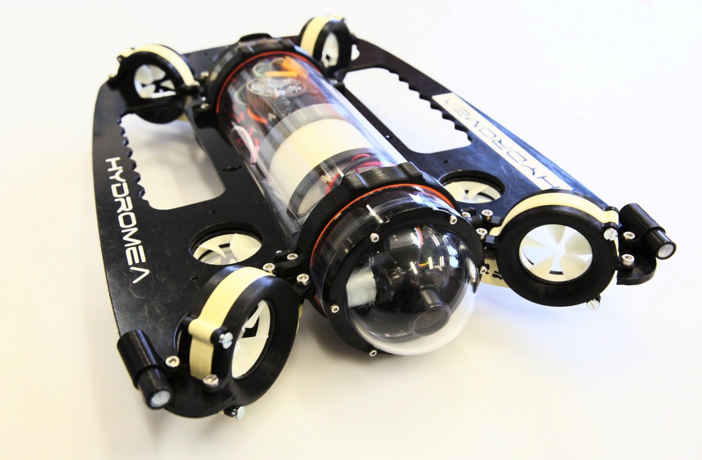 ExRay โดรนใต้น้ำไร้สายเครื่องแรกของโลก ExRay โดรนใต้น้ำไร้สายเครื่องแรกของโลก