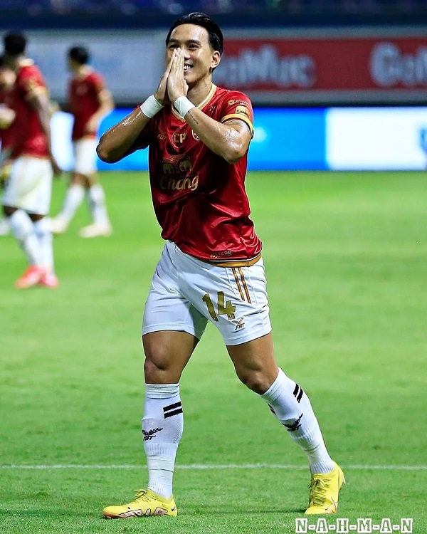 “ลีซอ ธีรเทพ” ประกาศอำลาวงการ พร้อมย้อน 5 โมเมนต์บนเส้นทางฟุตบอล (มีคลิป)