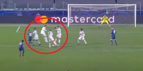 ยูเวนตุสตกรอบชปล.ทำเอาสามกูรูรุมสับ 'โรนัลโด้' ยับจากประตูที่เสีย (คลิป) ยูเวนตุสตกรอบชปล.ทำเอาสามกูรูรุมสับ 'โรนัลโด้' ยับจากประตูที่เสีย (คลิป)