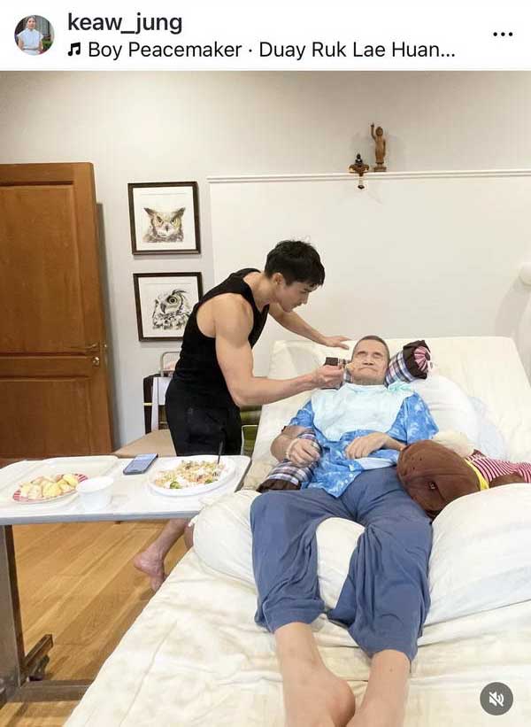 แห่ชื่นชมพระเอกซุปตาร์ ณเดชน์ คูกิมิยะ ดูแลคุณพ่อไม่เคยบกพร่อง แห่ชื่นชมพระเอกซุปตาร์ ณเดชน์ คูกิมิยะ ดูแลคุณพ่อไม่เคยบกพร่อง