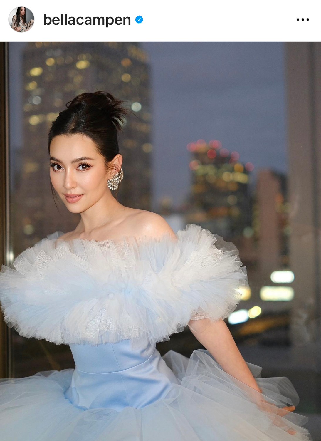 ความสุขที่สุดของ เบลล่า ชีวิตนี้ไม่จำเป็นต้องแต่งงาน? ความสุขที่สุดของ เบลล่า ชีวิตนี้ไม่จำเป็นต้องแต่งงาน?