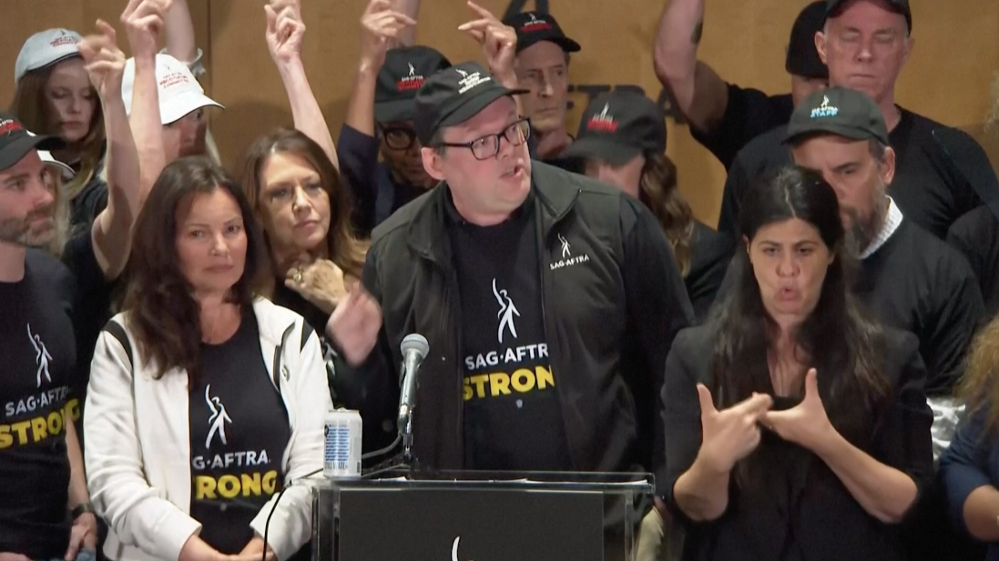 ดาราวอล์กเอาท์!! งานเปิดตัวหนัง Oppenheimer หลังมติหยุดงานประท้วง ฮอลลีวูดป่วนหนัก