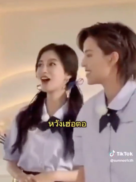 ตี๋กลับแล้วครับ!! แห่ส่ง ‘ดีแลน หวัง’ แน่นสนามบิน หลังเสร็จถ่ายทำ Keep Running ในไทย
