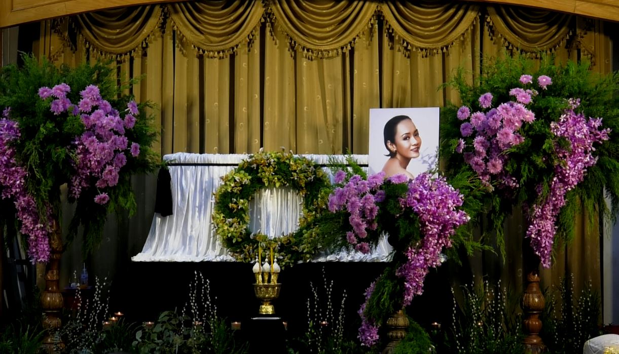 “จิ๊ก เนาวรัตน์” แต่งหน้าให้ “ลินดา” เป็นครั้งสุดท้าย “จิ๊ก เนาวรัตน์” แต่งหน้าให้ “ลินดา” เป็นครั้งสุดท้าย