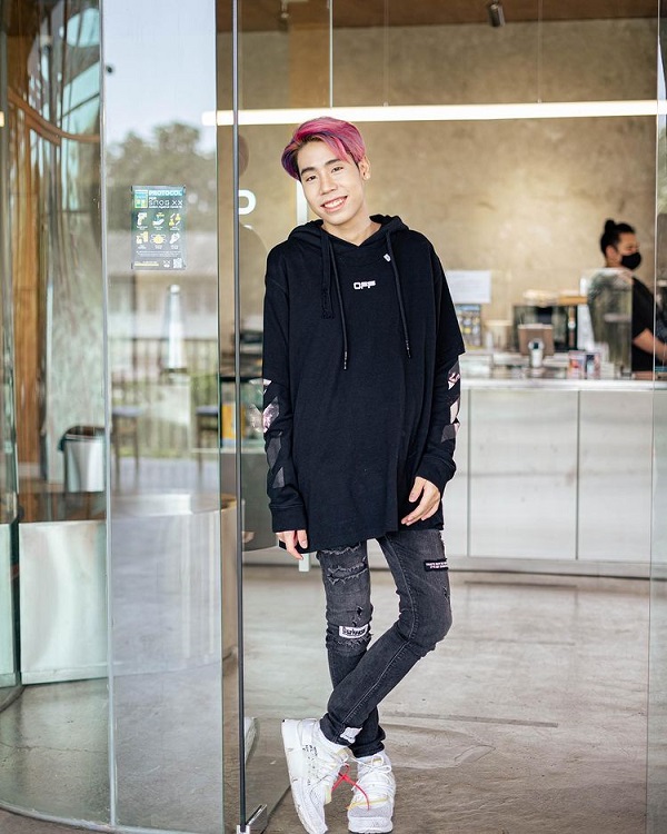 “สไปร์ท” น้ำตาคลอ หลังลดสถานะลบรูปคู่ “เก๋ไก๋” ลั่นใครได้เป็นแฟนเจริญ (มีคลิป) “สไปร์ท” น้ำตาคลอ หลังลดสถานะลบรูปคู่ “เก๋ไก๋” ลั่นใครได้เป็นแฟนเจริญ (มีคลิป)