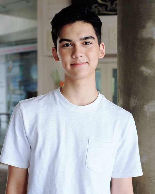  เปิดวาร์ป “น้องทิกเกอร์” ลูกชาย “นิโคล” หล่อเข้มหุ่นดีในวัย 16 ปี จน “แมว จิรศักดิ์” ยังงง สาวๆแห่เรียกพ่อ 