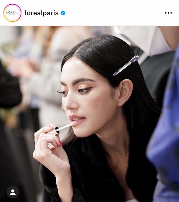 เดินสับบนรันเวย์โลก!! ‘ใหม่ ดาวิกา’ เดินแบบประชันดารานางแบบโลกที่ปารีส