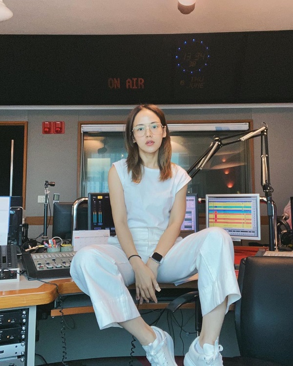 “จอย ชลธิชา” กับบทบาทการเป็น ดีเจ มานานนับสิบปี (มีคลิป)        