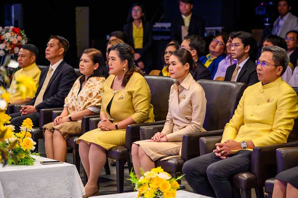 รมต.ประจำสำนักนายกฯ เผยคนรุ่นใหม่ผลิตสื่อเทิดทูนสถาบันฯ ได้สร้างสรรค์ รมต.ประจำสำนักนายกฯ เผยคนรุ่นใหม่ผลิตสื่อเทิดทูนสถาบันฯ ได้สร้างสรรค์