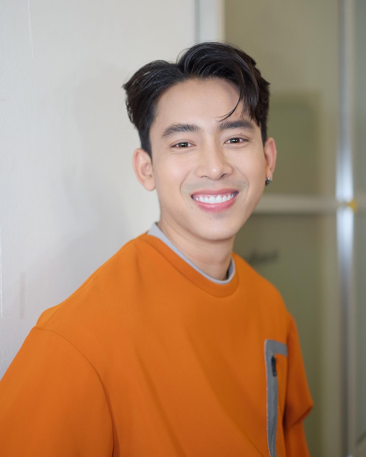 เบิ้ล ปทุมราช จูบปาก ก้อง ห้วยไร่ บนเวทีคอนเสิร์ต เป็นคอนเทนต์แบบคิมิโนโตะ เบิ้ล ปทุมราช จูบปาก ก้อง ห้วยไร่ บนเวทีคอนเสิร์ต เป็นคอนเทนต์แบบคิมิโนโตะ