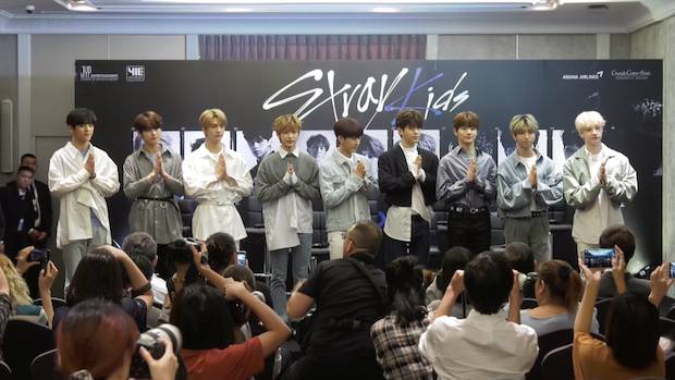 ‘ฮยอนจิน’ คัมแบ็ค!! สังกัดแถลงยืนยันจะกลับมาโปรโมทกับวง Stray Kids ก.ค.นี้ ‘ฮยอนจิน’ คัมแบ็ค!! สังกัดแถลงยืนยันจะกลับมาโปรโมทกับวง Stray Kids ก.ค.นี้
