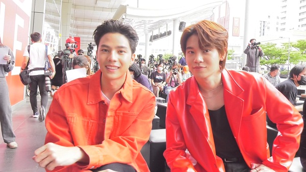 กองทัพไรเดอร์ แจกไส้กรอก CP ใน แคมเปญไส้กรอก CP กินดีทุกเช้า พร้อมทุกเช้า (มีคลิป) กองทัพไรเดอร์ แจกไส้กรอก CP ใน แคมเปญไส้กรอก CP กินดีทุกเช้า พร้อมทุกเช้า (มีคลิป)