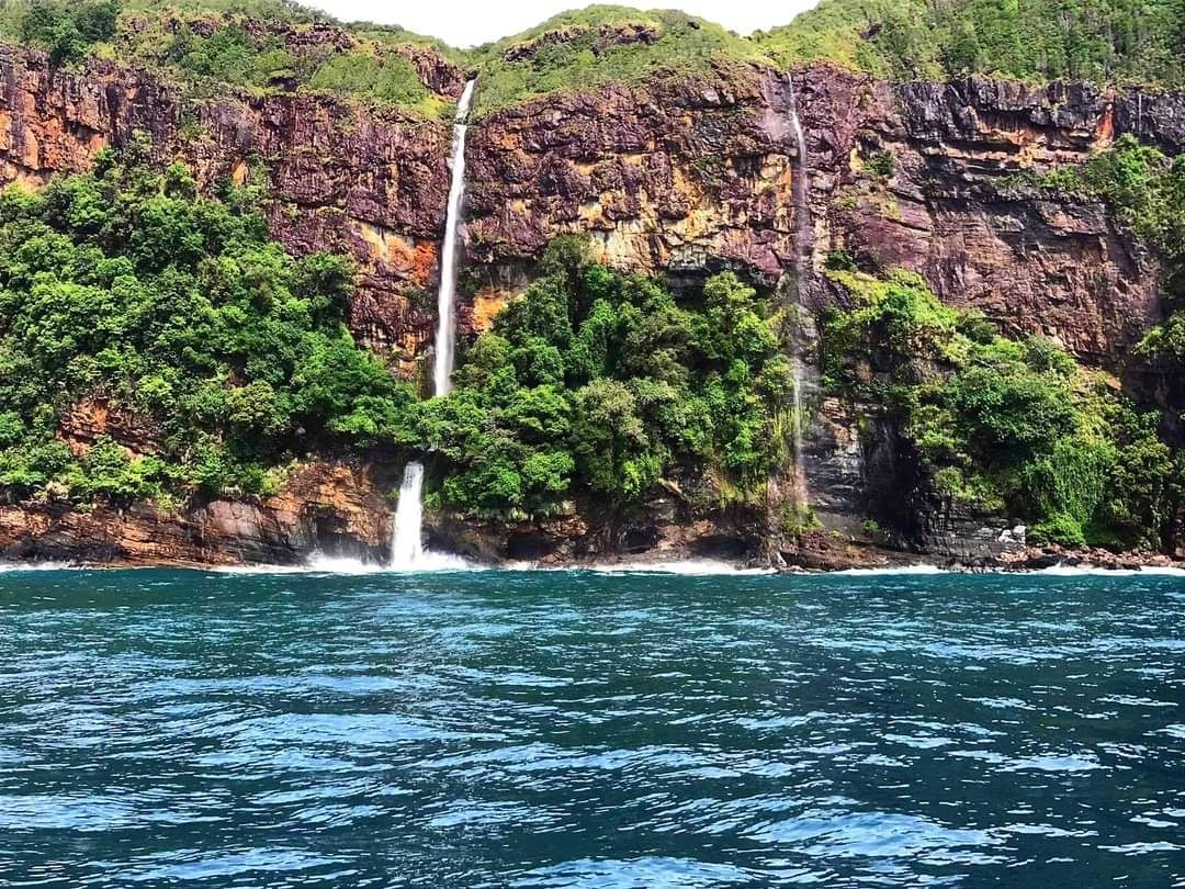 มหัศจรรย์น้ำตกกลางทะเล เกาะรอก จ.กระบี่ มหัศจรรย์น้ำตกกลางทะเล เกาะรอก จ.กระบี่