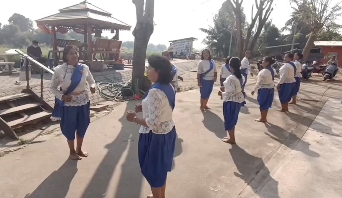 รวบแล้ว “เจ้าบอด” จระเข้หลุดลงแม่น้ำปิง-ชาวบ้านเฮ!รำแก้บน รวบแล้ว “เจ้าบอด” จระเข้หลุดลงแม่น้ำปิง-ชาวบ้านเฮ!รำแก้บน