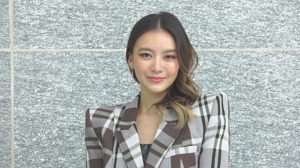 “แพรวา” เผยความรักแฮปปี้ ปีนี้งานปัง แย้มเตรียมปล่อยเพลงใหม่ (มีคลิป)