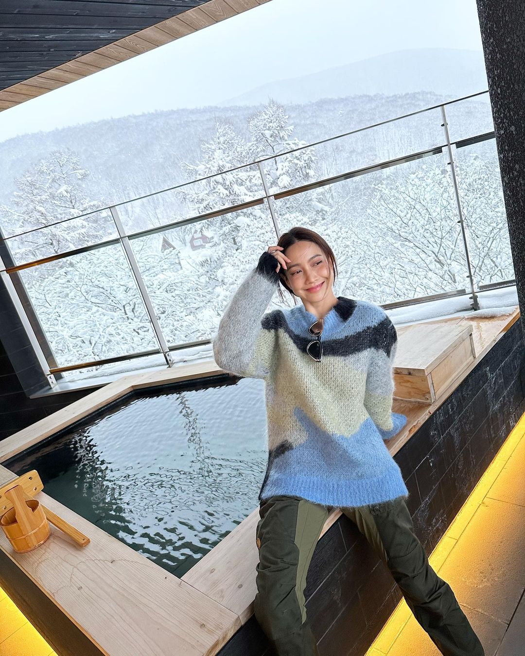 “แอน ทอง” ชื่นชม “แต้ว” ป่วยแต่มาถ่ายละคร (มีคลิป)