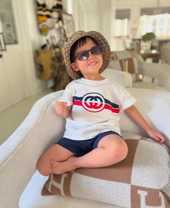 ชาวเน็ตแห่ชม ศรีริต้า-กรณ์ สอนลูกดีมาก น้องกวิณท์ ล้างจานเองหลังทานข้าว ชาวเน็ตแห่ชม ศรีริต้า-กรณ์ สอนลูกดีมาก น้องกวิณท์ ล้างจานเองหลังทานข้าว