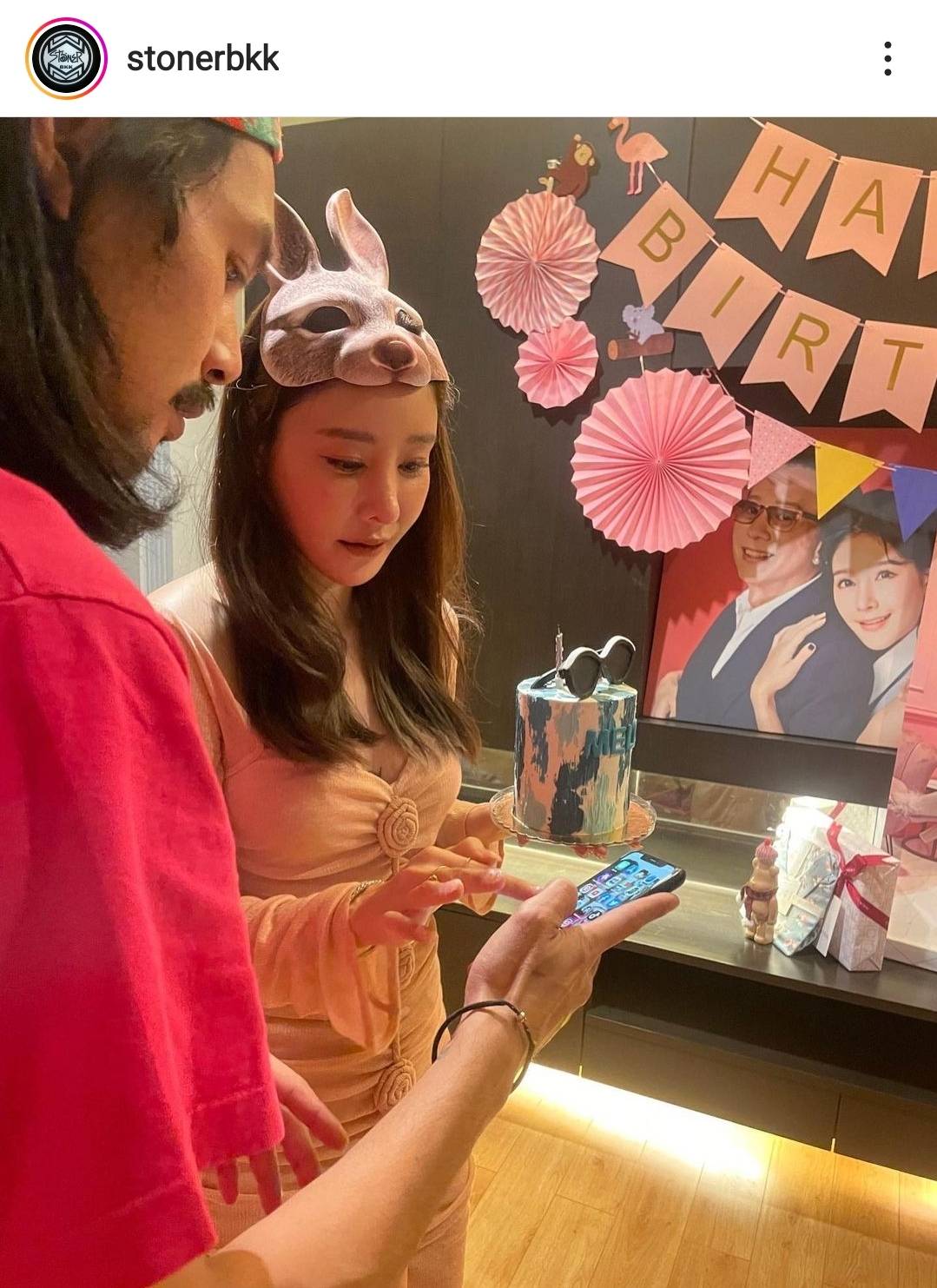 แทนความรักและคิดถึง เบิร์ด สักรูปใบหน้า แตงโม ไว้ที่หน้าอก