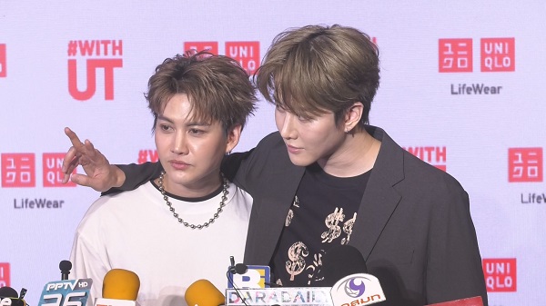 กอล์ฟ-ไมค์ ร่วมงานกันในรอบ10ปี ฝากแฟนๆ เก็บเงินเตรียมซื้อตั๋วคอนเสิร์ต (มีคลิป) กอล์ฟ-ไมค์ ร่วมงานกันในรอบ10ปี ฝากแฟนๆ เก็บเงินเตรียมซื้อตั๋วคอนเสิร์ต (มีคลิป)