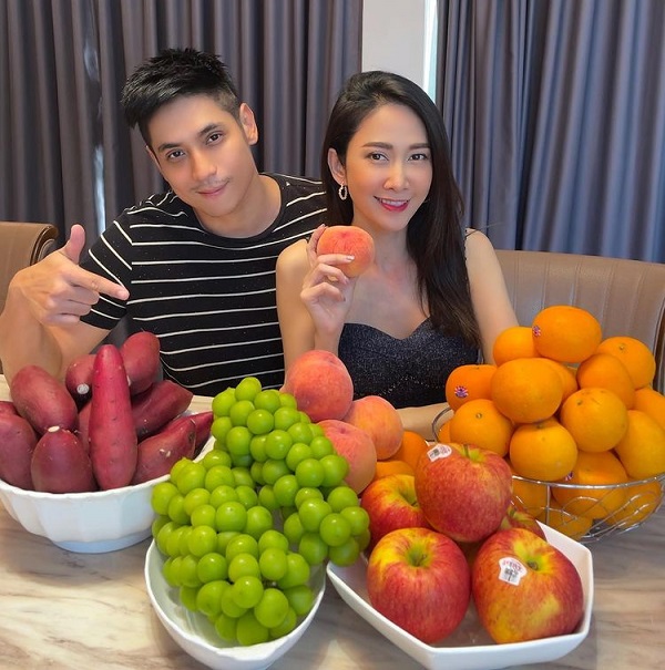 “ยุ้ย จีรนันท์” ยืนยันอาชีพแม่ค้าออนไลน์ กลายเป็นอาชีพหลัก (มีคลิป) “ยุ้ย จีรนันท์” ยืนยันอาชีพแม่ค้าออนไลน์ กลายเป็นอาชีพหลัก (มีคลิป)