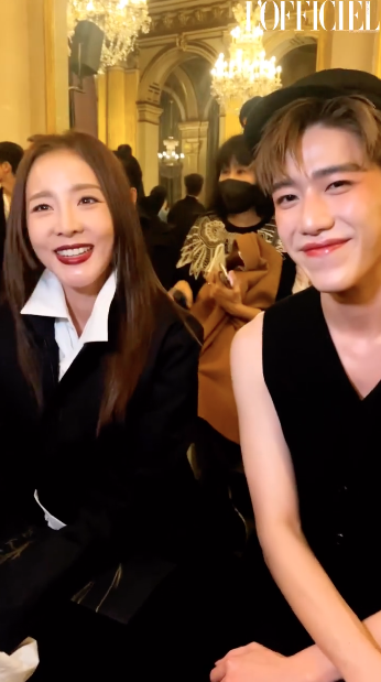 ‘พีพี กฤษฏ์ - ซานดาร่า ปาร์ค’!! กระทบไหล่ร่วมชมแฟชั่นโชว์แบรนด์หรูที่ปารีส (มีคลิป)