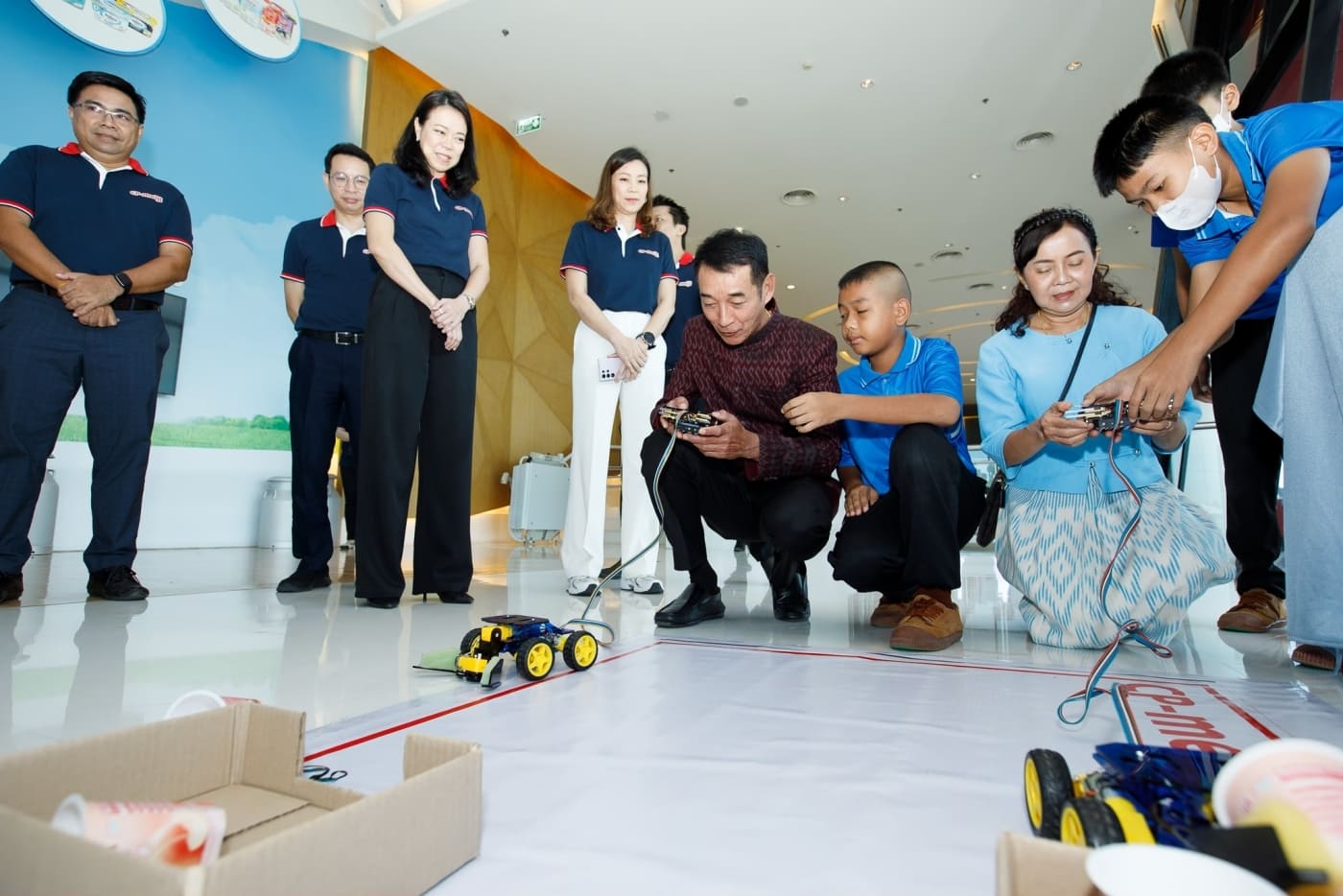 ซีพี-เมจิ’ มอบหุ่นยนต์เพื่อการศึกษา-ถังขยะรีไซขุ่น เดินหน้าความยั่งยืน จ.สระบุรี ซีพี-เมจิ’ มอบหุ่นยนต์เพื่อการศึกษา-ถังขยะรีไซขุ่น เดินหน้าความยั่งยืน จ.สระบุรี