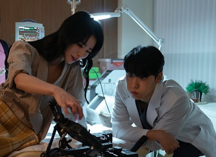 เหม็นความรัก!! เผยภาพคู่แรก 'อีโดฮยอน - อิมจียอน' พระเอกนางร้าย The Glory หลังยืนยันข่าวเดต