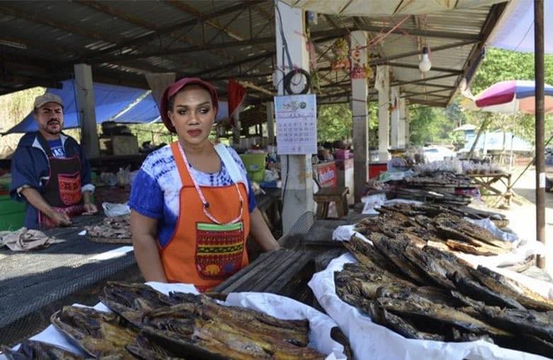 แม่หญิงลี   ประสบอุบัติเหตุ โชคดีที่ทุกคนปลอดภัย