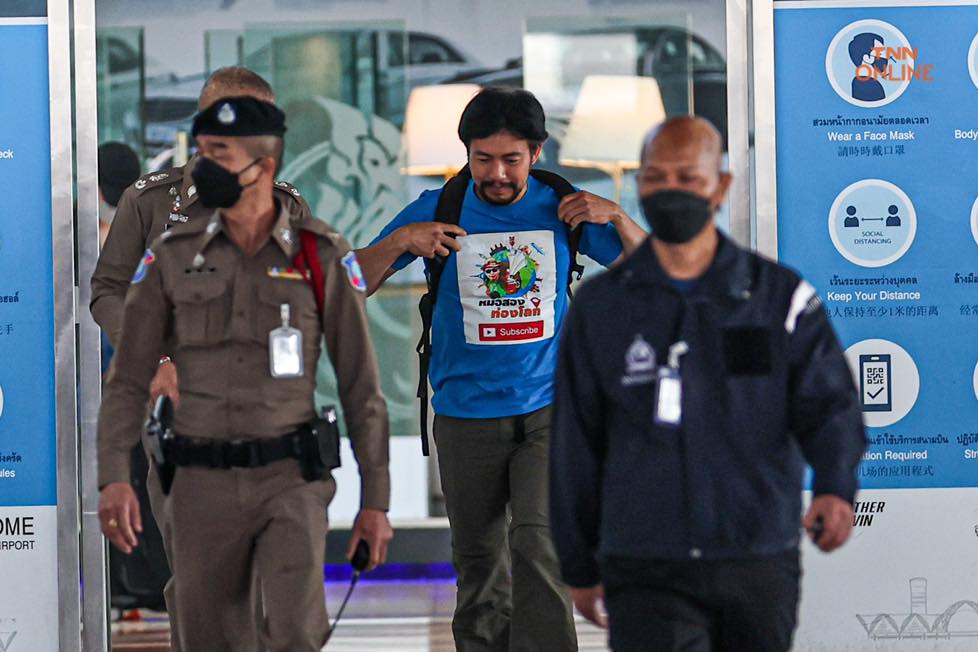 หมอสองหายตัว เปิดภาพล่าสุดสดจากสนามบิน เดินทางถึงไทยแล้ว หมอสองหายตัว เปิดภาพล่าสุดสดจากสนามบิน เดินทางถึงไทยแล้ว