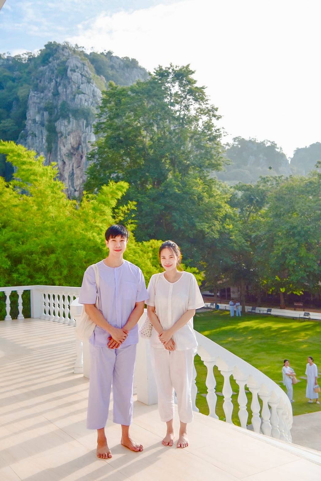 สุดแหวกแนว!! “โบวี่ อัฐมา” ควงว่าที่เจ้าบ่าว ปาร์ตี้สละโสด เข้าคอร์สปฏิบัติธรรม สุดแหวกแนว!! “โบวี่ อัฐมา” ควงว่าที่เจ้าบ่าว ปาร์ตี้สละโสด เข้าคอร์สปฏิบัติธรรม