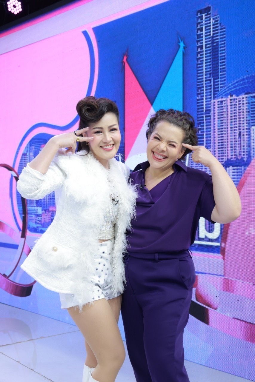 “หญิงลี” เผยเคยแตกหักกับพี่น้องจนทำพ่อแม่เสียใจ พร้อมอัปเดตอาการซึมเศร้า “หญิงลี” เผยเคยแตกหักกับพี่น้องจนทำพ่อแม่เสียใจ พร้อมอัปเดตอาการซึมเศร้า